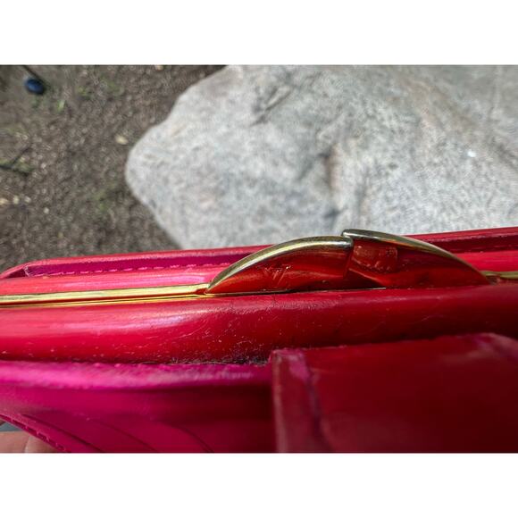 LOUIS VUITTON Monogram Vernis Wallet - Picture 13 of 13